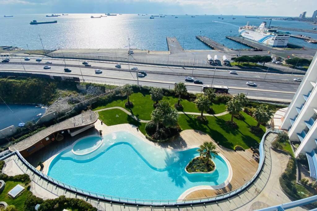 Luxury 2 Room Suite Apartment With Seaview In Center Estambul Exterior foto