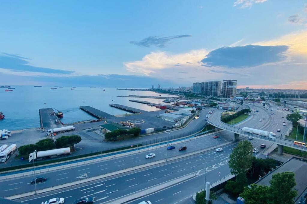 Luxury 2 Room Suite Apartment With Seaview In Center Estambul Exterior foto