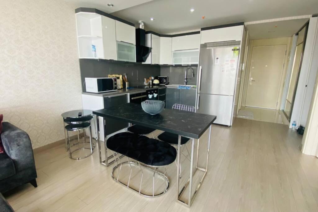 Luxury 2 Room Suite Apartment With Seaview In Center Estambul Exterior foto
